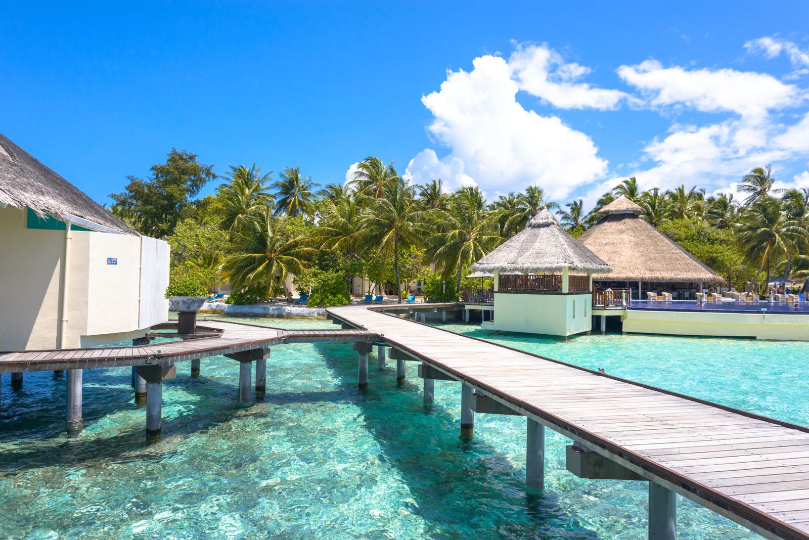 Representative Maldives scenery — not photography of Riu Palace Maldivas